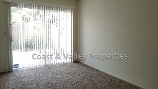 Building Photo - Cozy Salinas Home for RENT!