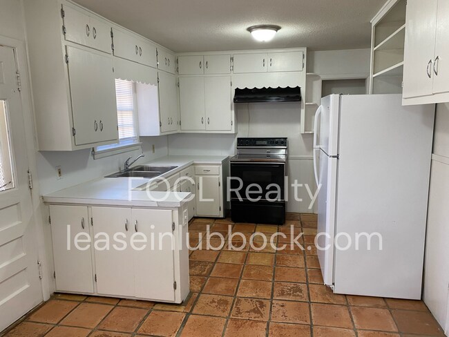 Foto del edificio - Bright and Welcoming 3/2/1 in the Maxey Park Neighborhood