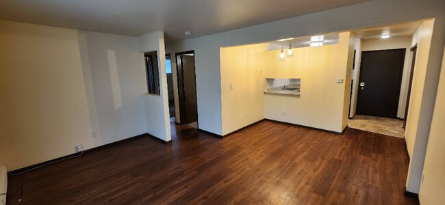 Foto del edificio - 5101 N Lovers Lane Rd