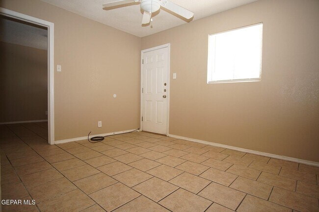 Foto del edificio - 8608 Lawson St