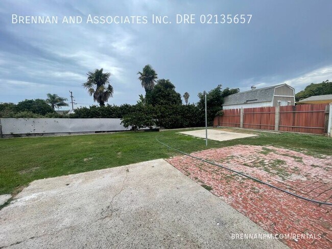 Foto del edificio - 820 Hickory Ct