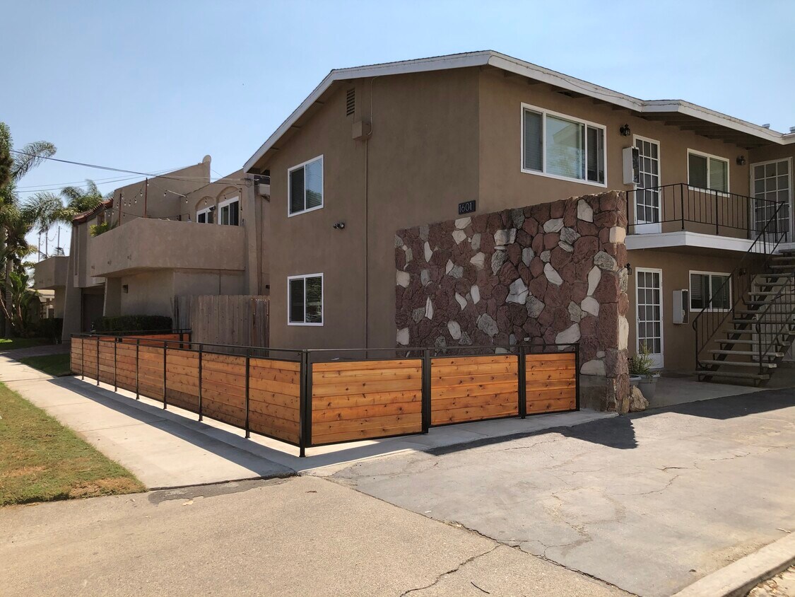 1601 Alabama St Unit 2, Huntington Beach, CA 92648 Apartments in