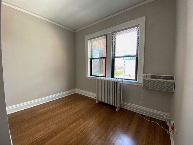 Foto del edificio - 520 W Wellington Ave