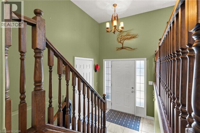 Building Photo - 92 White Water Dr