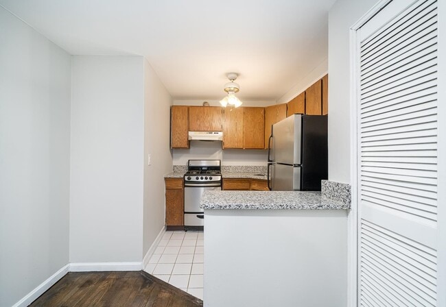 Building Photo - 130 Bloomfield St