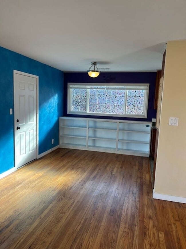 Building Photo - 2 Bedroom/ 1 Bath House in Eureka, Single ...