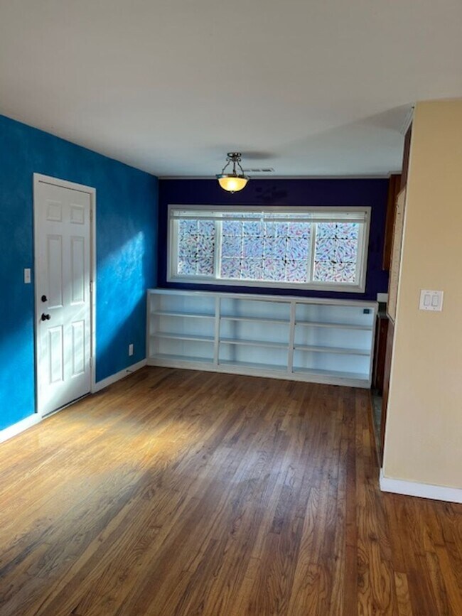 Foto del edificio - 2 Bedroom/ 1 Bath House in Eureka, Single ...