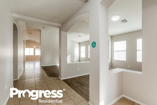 Building Photo - 4130 W Vineyard Rd