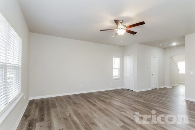 Foto del edificio - 111 Spring Knoll Dr