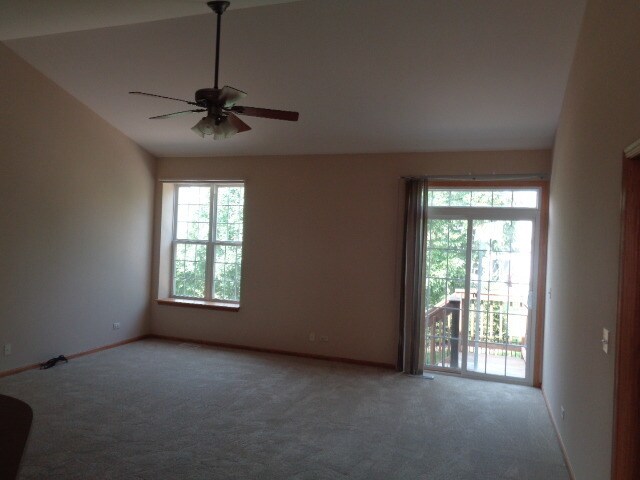Building Photo - 1264 Holly Dr