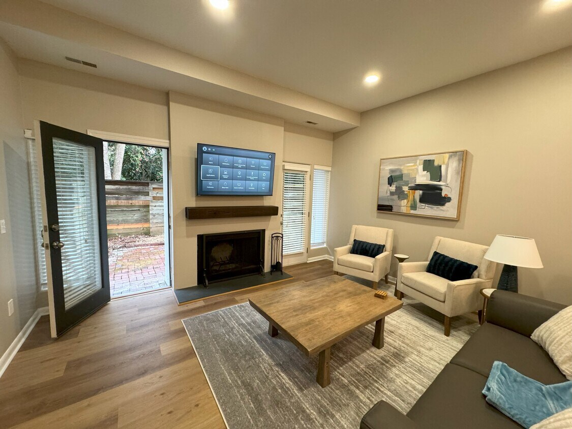 Primary Photo - 501 Fenton Pl