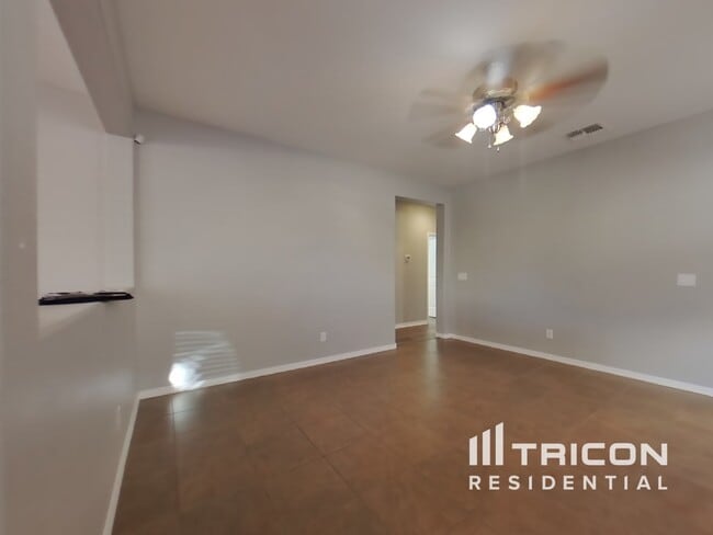 Building Photo - 41220 W Colby Dr