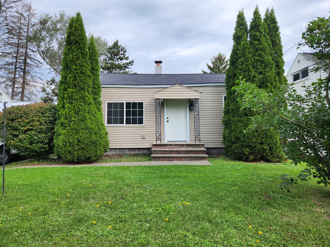 Primary Photo - 210 Kirsch Dr