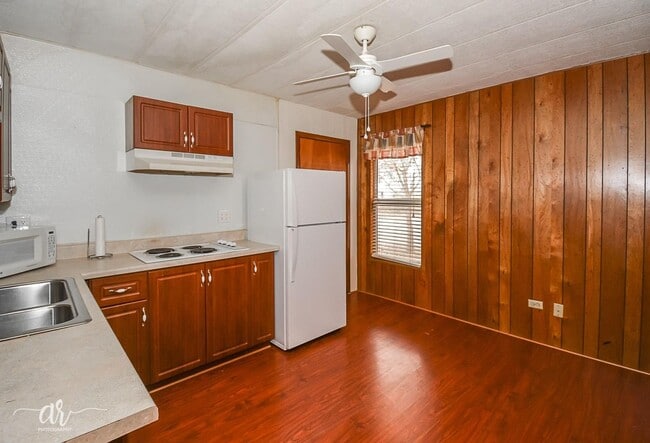 Foto del edificio - 302 Western Hills Dr