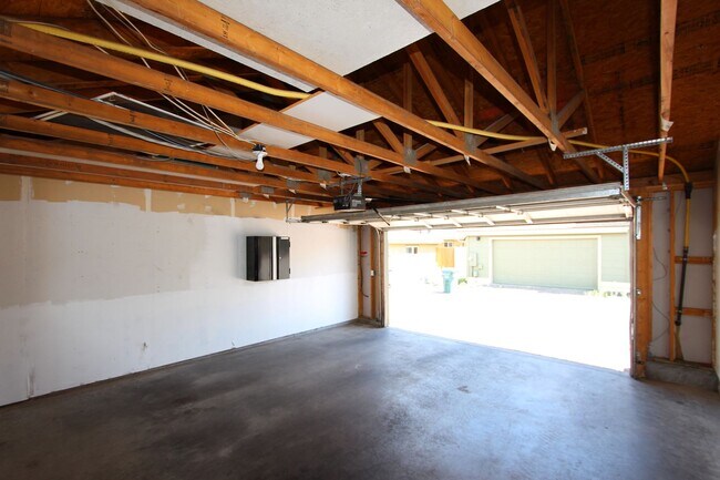Foto del edificio - 1478 E Ivy Ln
