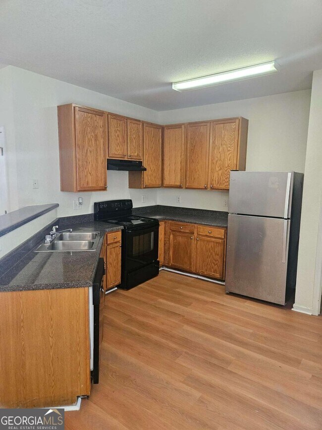 Foto del edificio - 290 Brookview Dr