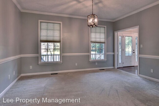Building Photo - 304 Hollingsworth Ct