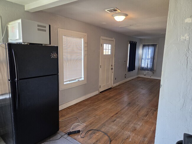 Foto del edificio - 3100 NW 33rd St