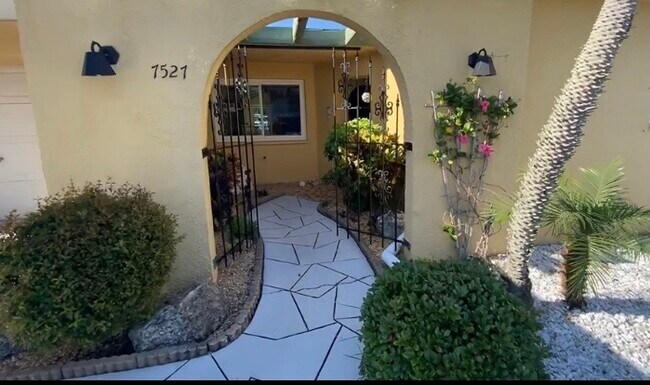 Foto del edificio - 7527 Hatteras Dr