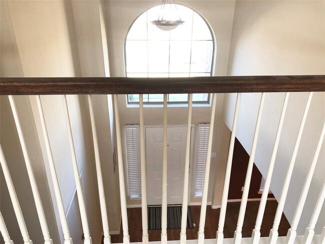 Foto del edificio - 9403 Camelia Crest Ln