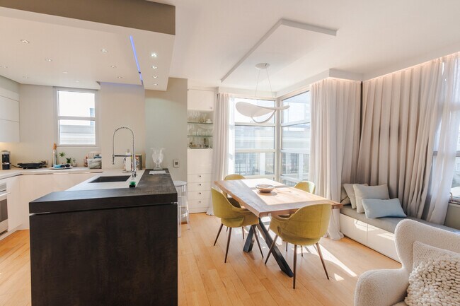 Foto del edificio - 1800 Washington St