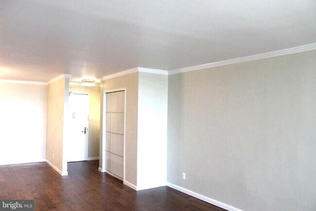 Foto del edificio - 5101 River Rd
