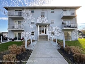 Building Photo - 410 8th Ave