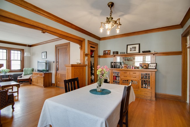 Building Photo - 3220 Lyndale Ave S