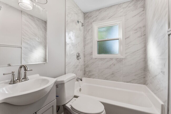 Foto del edificio - 1275 Briarwood Ave
