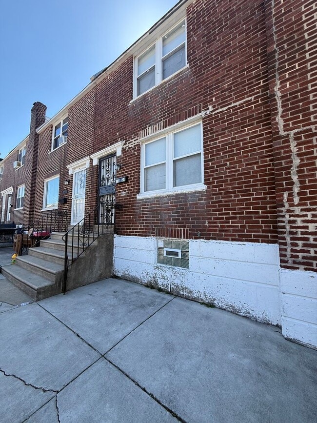 Building Photo - 1208 Elbridge St