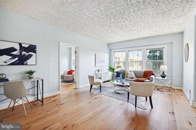 Foto del edificio - 3901 Cathedral Ave NW