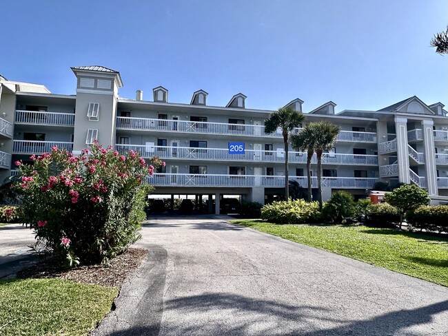 Building Photo - 20 NE Plantation Rd