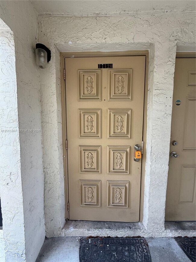 Foto del edificio - 11120 Royal Palm Blvd