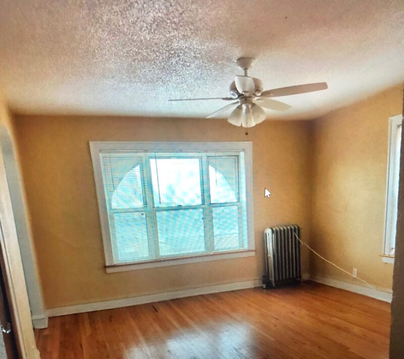 Foto del edificio - 2445 E 72nd St