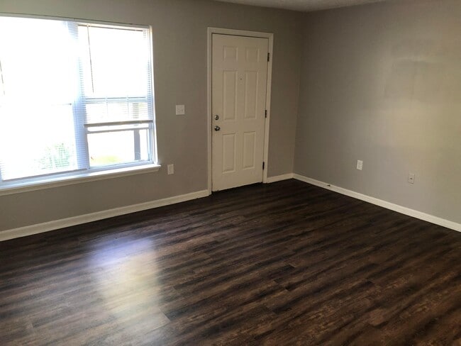 Foto del edificio - 5536 Cedar St