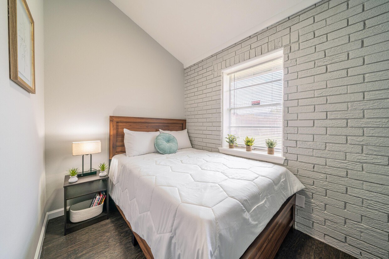 Foto principal - 3806 Brookfield Dr