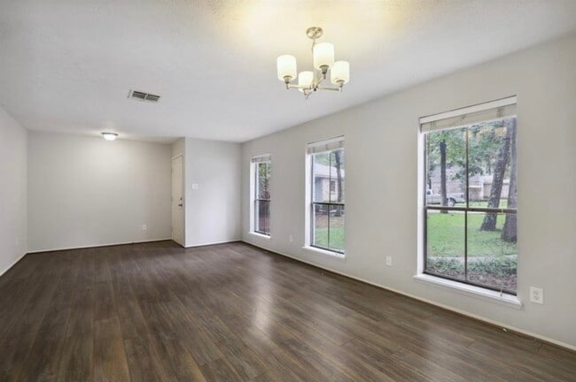 Building Photo - 24 E Bigelow Oak Ct