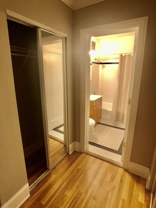 Foto del edificio - 426 W Surf St