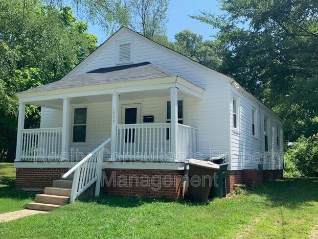 Building Photo - 1009 McCormick St