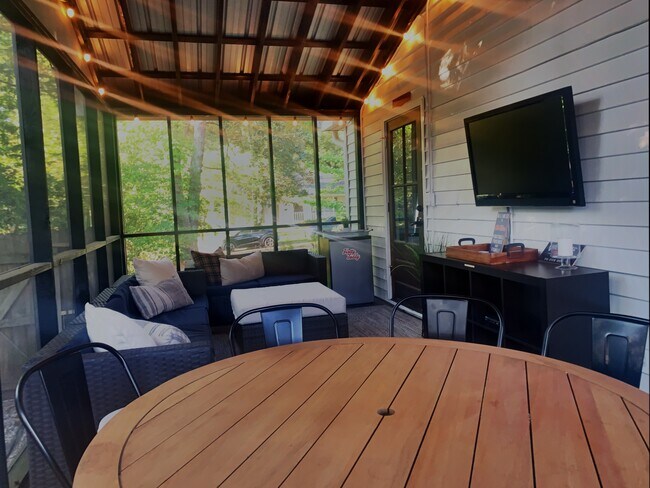 Foto del edificio - 1609 Pierce Avenue Ext