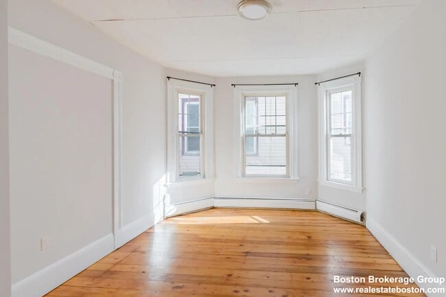 Building Photo - 9 Minot St