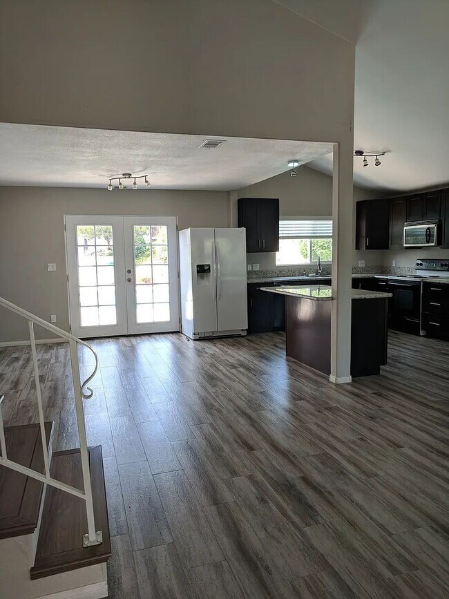 Building Photo - Rare Calavera Hills Find: 3BR, Private Pool, Quiet Street