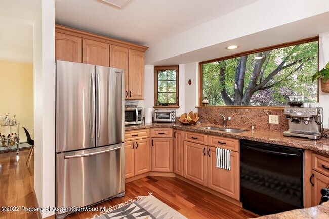 Building Photo - 389 Rabbit Rd