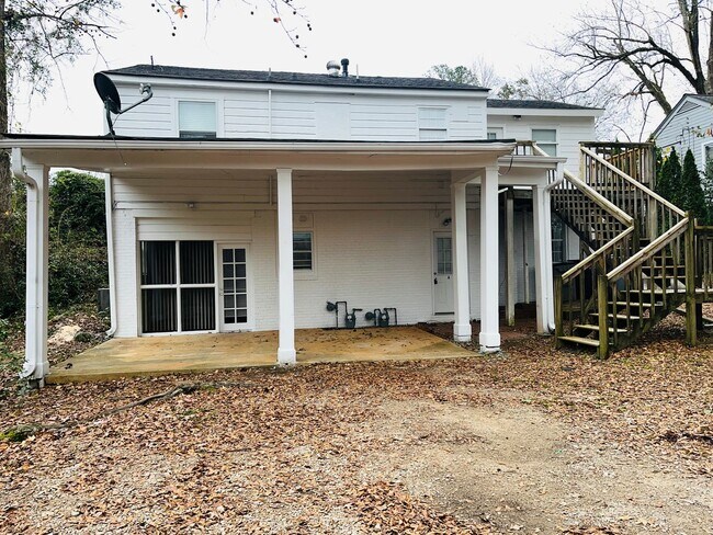 Building Photo - 613 N Greenwood St