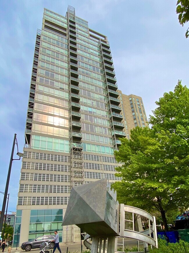 653 N Kingsbury St Unit 803, Chicago, IL 60654 Condo for Rent in Chicago, IL