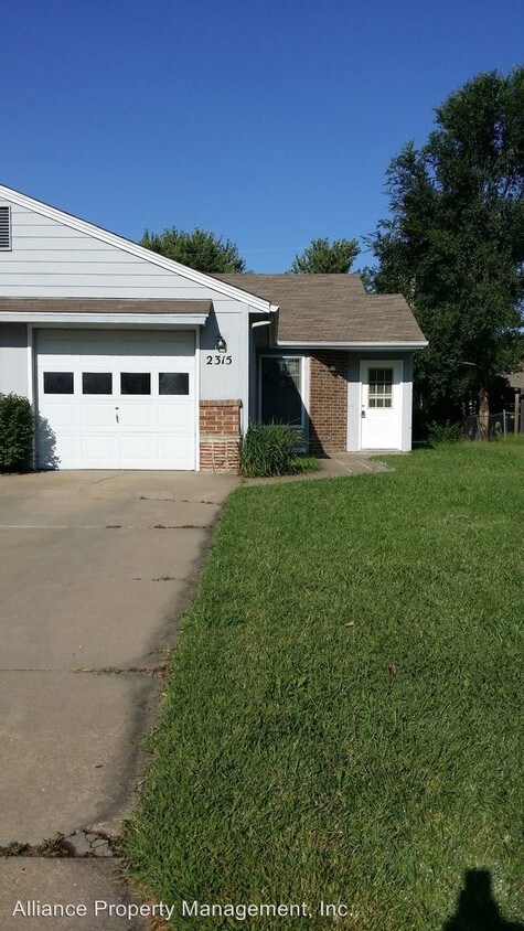 Primary Photo - 2313 Willow Ln