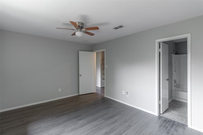 Building Photo - 3118 Lucida Ln
