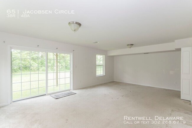 Building Photo - 651 Jacobsen Cir
