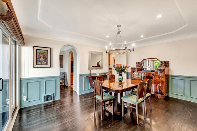 Dining Room - 343 N Croft Ave