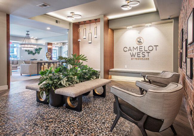 Foto del edificio - Camelot West at Townelake